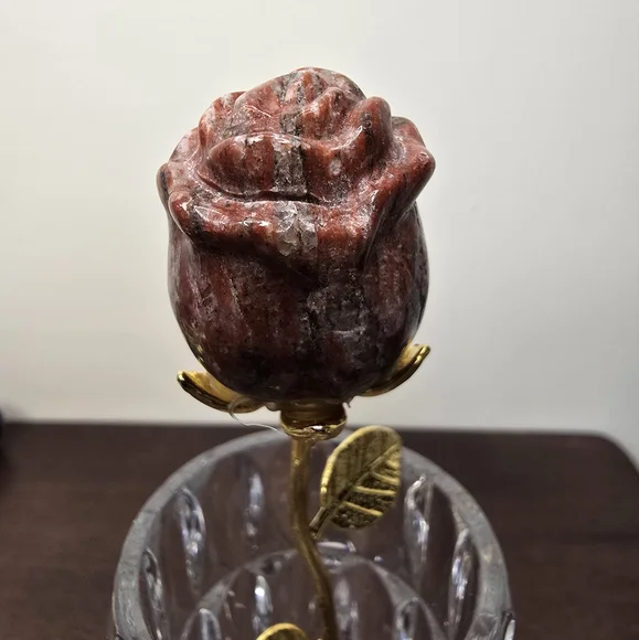 Red Sesame Stone Crystal Rose - Picture 5 of 13